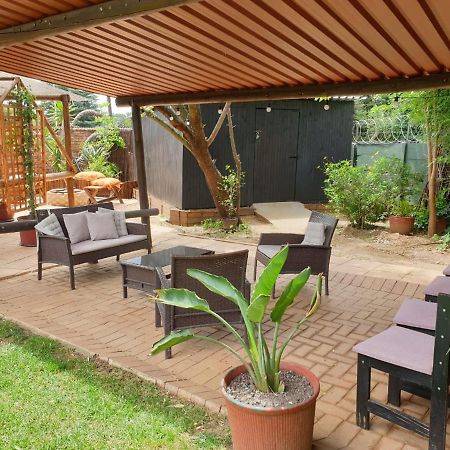 באנוני The Lazy Grape Guest Lodge & Spa מראה חיצוני תמונה