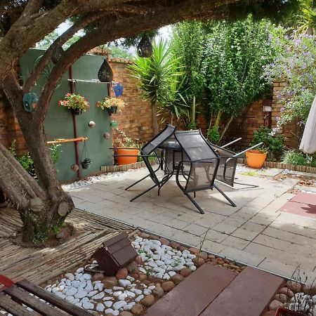 באנוני The Lazy Grape Guest Lodge & Spa מראה חיצוני תמונה