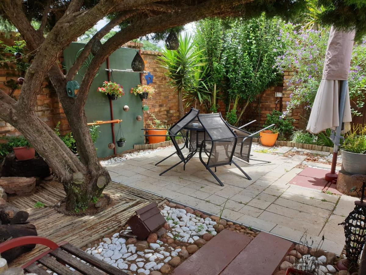באנוני The Lazy Grape Guest Lodge & Spa מראה חיצוני תמונה