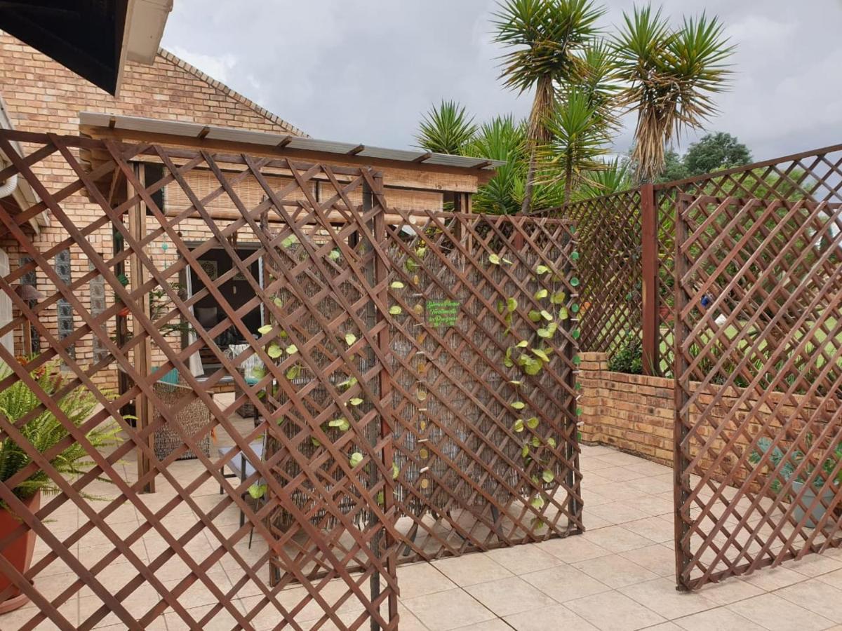 באנוני The Lazy Grape Guest Lodge & Spa מראה חיצוני תמונה